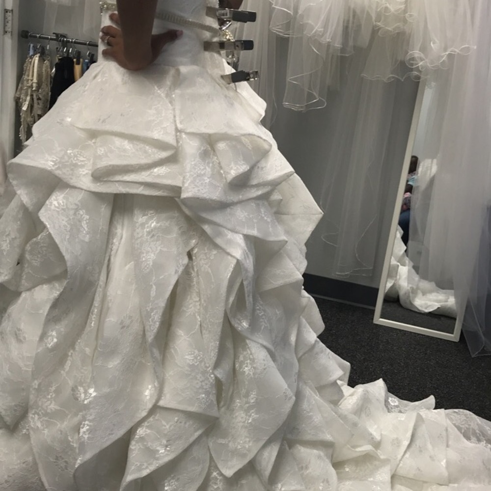 Wedding dress - Picture 3 of 5